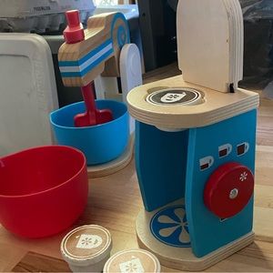 Wooden kitchen mixer & coffee maker-Melissa & Doug